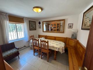 Maison à Calle los ponjales 39. Ardon casa con patio en venta