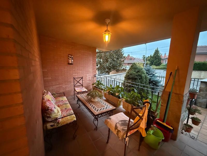 Foto 34b2f613-c1da-4f9c-8bb2-0449b5eb2b0b. Chalet in calle los ángeles 6 in San Andrés del Rabanedo pueblo San Andrés del Rabanedo