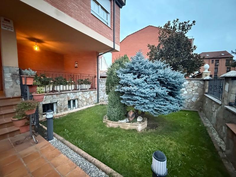 Foto 450f446a-80aa-4c2d-9ccf-69c02932fa91. Chalet in calle los ángeles 6 in San Andrés del Rabanedo pueblo San Andrés del Rabanedo