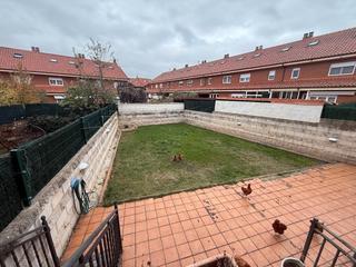 Chalet  Calle los ángeles 6. Chalet pareado en san andres del rabanedo