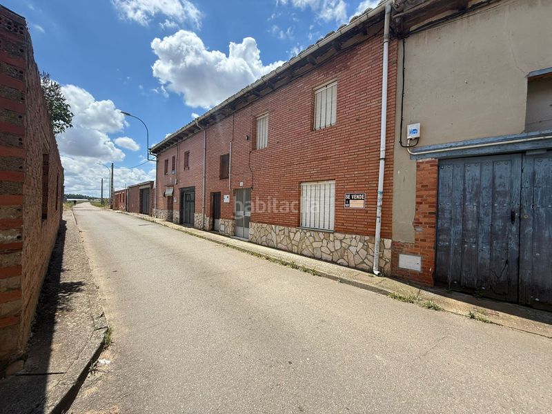 Foto a45eea03-6194-4c27-8b0a-a91ad05cabfa. Casa a Ardón