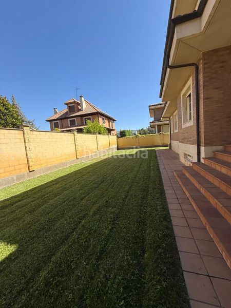 Foto 038818a2-7f49-4cf0-8328-5f9d55c487ac. Chalet in avenida los peregrinos 62 in Las Eras de Renueva León