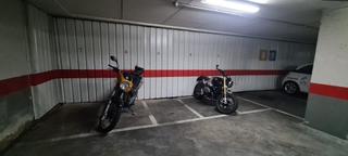 Motorcycle parking in Avenida del Padre Isla 12