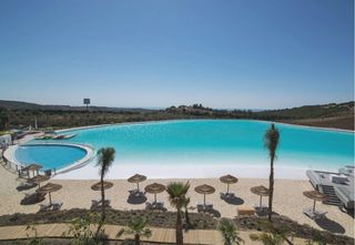 Appartement à Urbanizacion alcazaba lagoo. Piso de 2 dormitorios en casares laguna artificial, málaga
