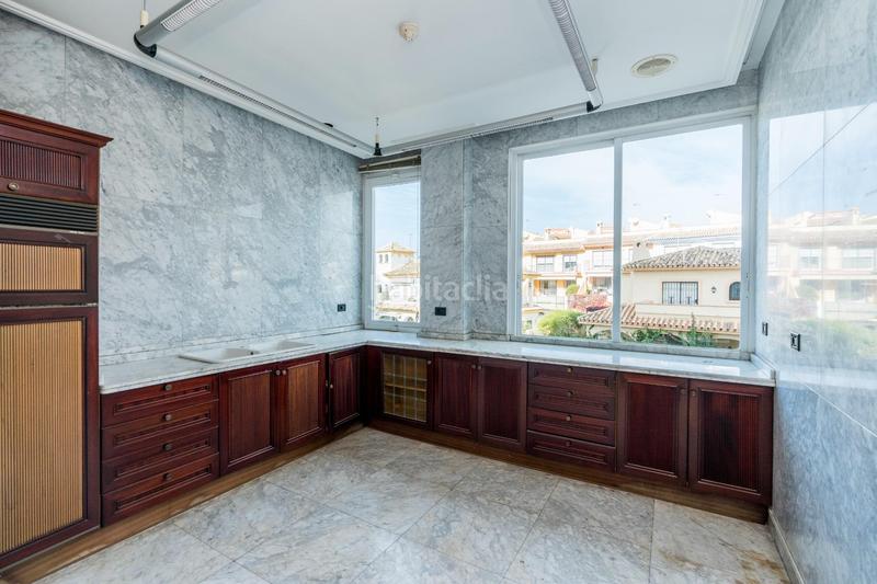 Foto a26dea67-65b6-417f-ae21-c48db2bd4a57. Locale commerciale in camino condesa 18 in Castillo Sohail - Myramar Fuengirola