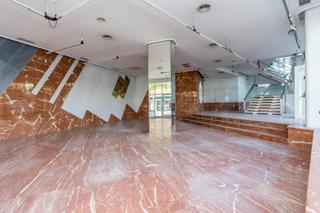 Business premise in Castillo Sohail - Myramar. Local comercial en fuengirola.málaga