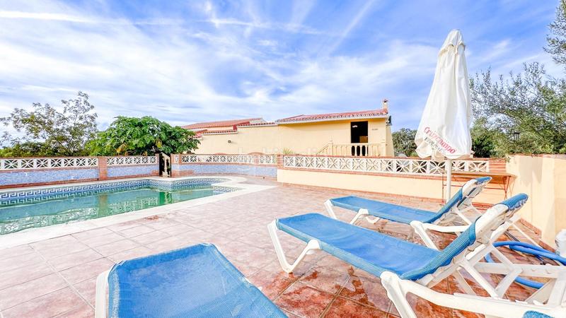 Foto d8eac8bc-24e5-4da2-acab-eff4fbed6776. Casa a partida dehesilla 80 a Centro Alhaurín el Grande