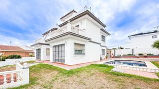 Xalet a Puertosol. Chalet independiente en el puerto de la torremálaga