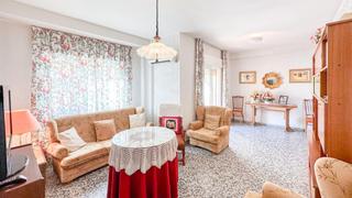 Pis a Andújar. Piso de 3 dormitorios 2 baños con terraza en el centro. andújarj
