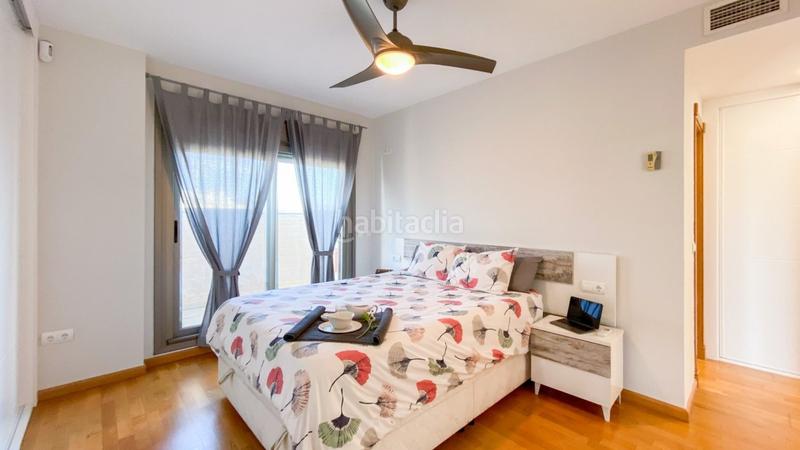 Foto 0dcafe9e-a4ba-4860-999b-43edbc370cf9. Alquiler ático en calle pacifico 115 ático dúplex en alquiler. primera línea de playa. paseo marítimo. en Málaga