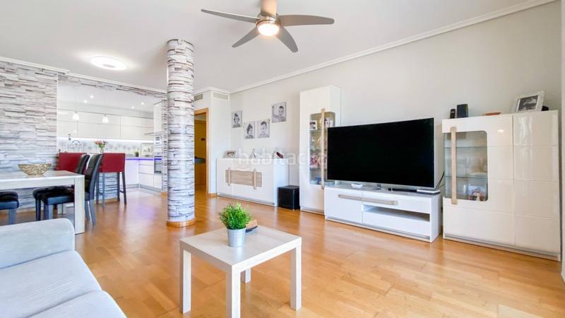 Foto a545e7bb-f385-4013-9bf1-1cbdcfb31671. Alquiler ático en calle pacifico 115 ático dúplex en alquiler. primera línea de playa. paseo marítimo. en Málaga