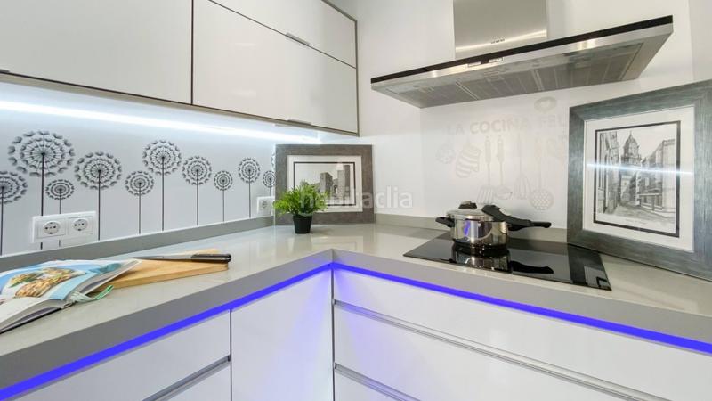 Foto 279b6bc4-ce9d-4c99-8869-d51109c269be. Rent penthouse in calle pacifico 115 in Paseo Marítimo Oeste - Pacífico Málaga