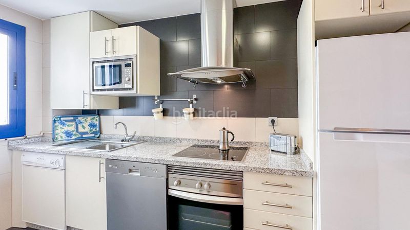 Foto 76246dea-4f69-4481-8387-50f2a36a39ce. Rent flat in calle pacifico 19 in Paseo Marítimo Oeste - Pacífico Málaga