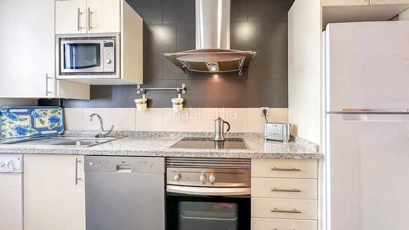 Foto e442eb39-a944-4c68-8efc-fd93f9789f7d. Rent flat in calle pacifico 19 in Paseo Marítimo Oeste - Pacífico Málaga