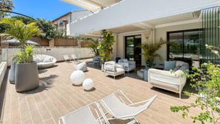 Ground floor in Calle de la República Argentina 33