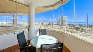 Alquiler Piso en Martín Carpena - Torre del Río. Piso de 3 dormitorios con terraza acristalada y vistas al mar