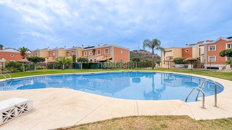 Foto 3ec317de-f322-4252-900a-b2447f8cf5d6. Pis amb calefacció aparcament piscina a Olletas - Sierra Blanquilla Málaga