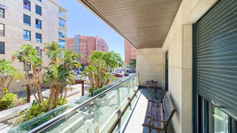 Foto 8f8b0d0c-f96c-4c98-83c8-7fd701d73f90. Lloguer pis amb calefacció aparcament a Paseo Marítimo Oeste - Pacífico Málaga