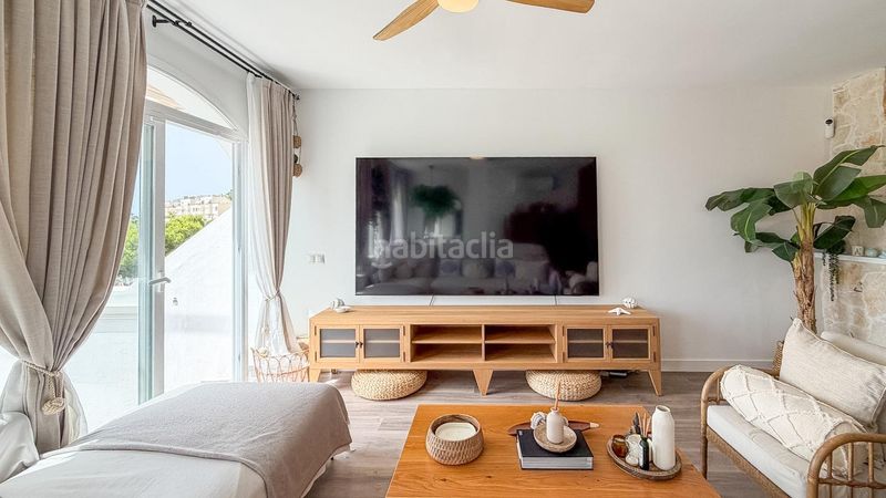 Foto de826dab-1ec9-47d3-ad39-c75106f84e32. Casa adossada amb calefacció aparcament piscina a Benalmádena