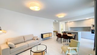 Rent Flat in Martín Carpena - Torre del Río. Piso de 3 dormitorios, 2 baños y terraza en alquiler. málaga