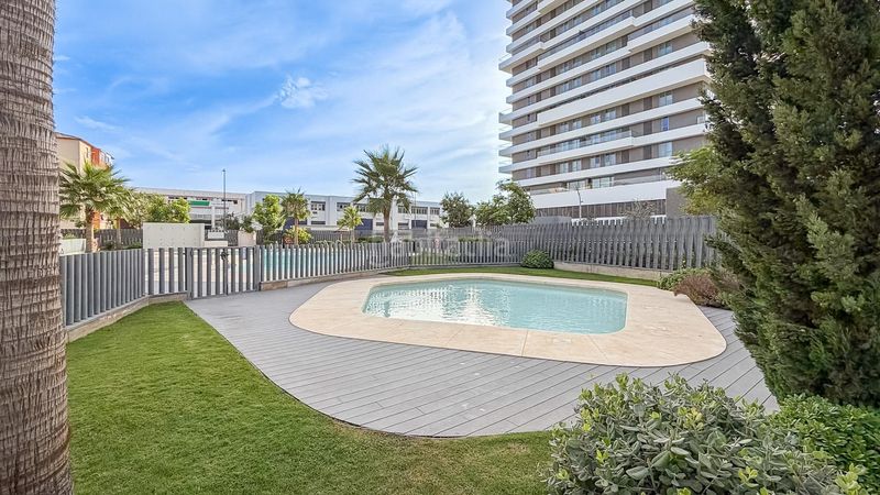 Foto 2858d9a4-6d2e-4847-b5fe-6fc974be2c73. Lloguer pis amb calefacció aparcament piscina a Martín Carpena - Torre del Río Málaga
