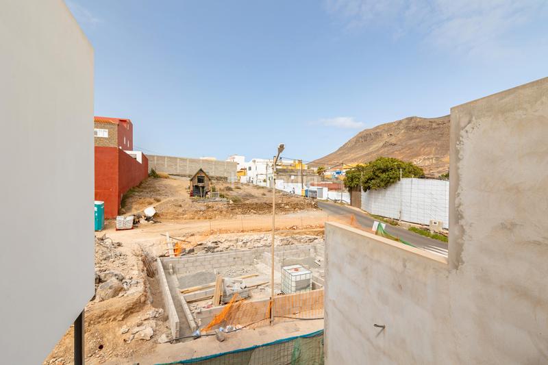 Foto 14250119-8f59-44d0-abb8-e4b08e943874. Casa en calle trasera lomo don tomas s/n en Los Quintana - Piso Firme Gáldar