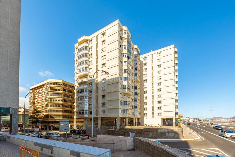 Foto ae4701c9-a8d5-4079-9897-7cda98d638d0. Piso en avenida de canarias 14 en Triana Palmas de Gran Canaria (Las)