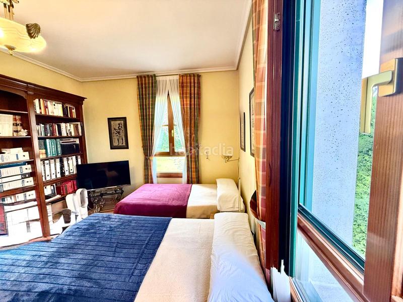 Foto b0ee5ed7-46ab-4e34-a924-de17b5d380f0. Casa con parcheggio piscina in El Berrocal Valladolid