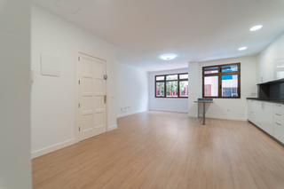 Rent Flat in Calle león y castillo 23