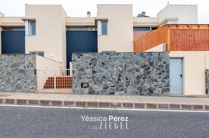 Foto b534ee5d-3082-4ab2-bfa8-e93575f3a8ce. Lloguer casa a urbanización sau-playa canaria 14 a Gáldar