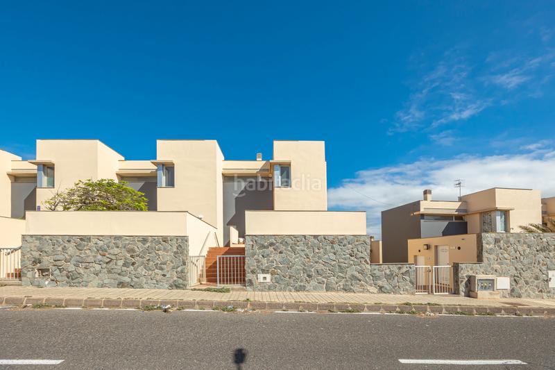 Foto 630cc0ac-8d5b-4160-8294-41f8624d240f. Lloguer casa a urbanización sau-playa canaria 14 a Gáldar