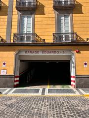 Aparcament cotxe a Calle eduardo 5