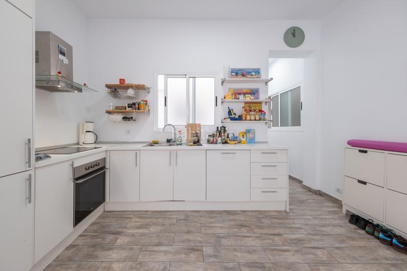 Foto d09820d4-4f68-4b2b-8483-86220b0871a0. Piso en calle sagasta 46 en Santa Catalina - Canteras Palmas de Gran Canaria (Las)