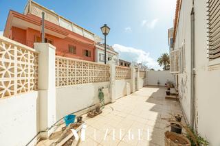 Haus in Calle Pedro de Burgos 17