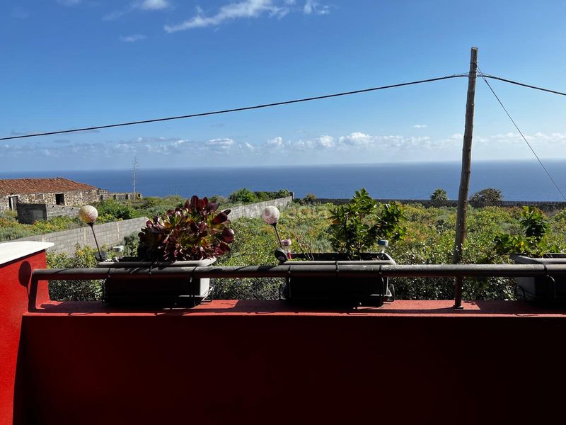 Foto 5a563585-90f7-499f-bc24-409f40e231bb. Casa amb aparcament a Breña Baja