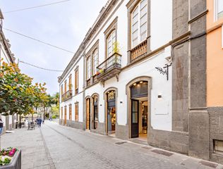 House in Calle león y castillo 3