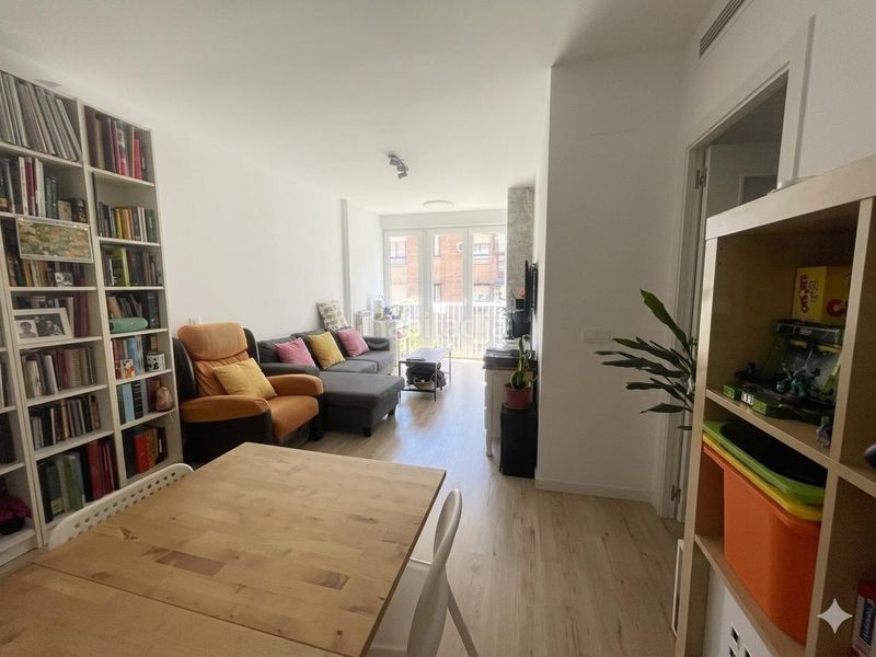 Foto f57ca296-29b6-4b89-adec-6628afbe816b. Pis amb aparcament a Acacias Madrid