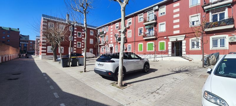 Foto 874d33d0-80ef-4a87-bf7c-ca1aaa184e8f. Pis amb aparcament a Simancas Madrid