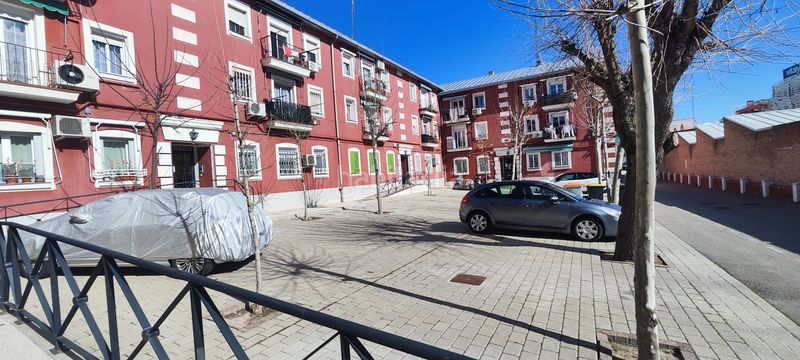 Foto 96b1186b-b0bb-422a-b3a5-1ca13dbf53db. Pis amb aparcament a Simancas Madrid