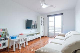 Flat in Calle Violeta
