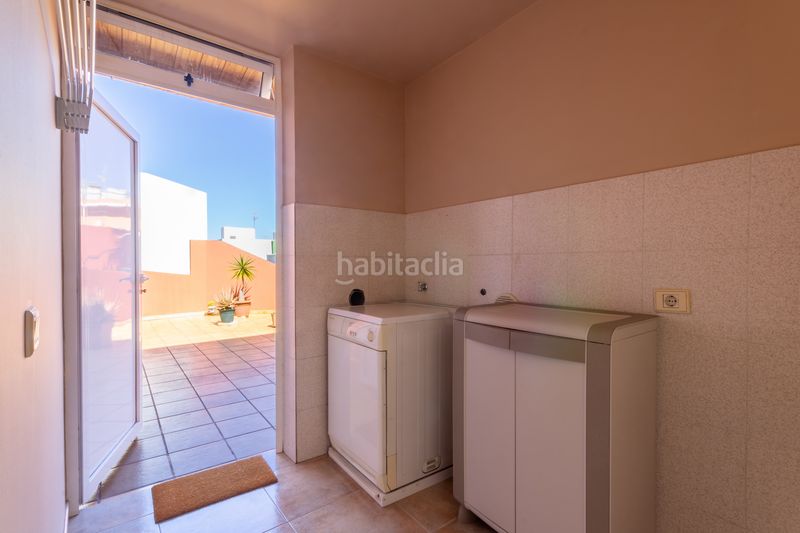 Foto c9c140e5-7f17-4203-b75c-cc3431b59a92. Casa amb aparcament a San Gregorio Telde
