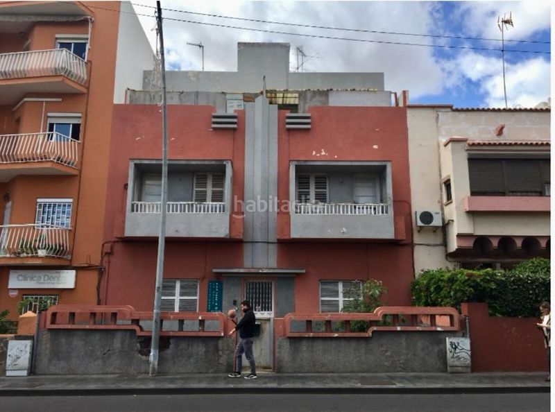 Foto 925981f2-aa95-47a4-a00e-25ce23b06c8b. Edificio en avenida la salle 16 en Los Llanos - El Cabo Santa Cruz de Tenerife