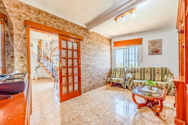Foto fec6908a-a3ba-4edf-bc36-f2fa0b9dcd31. Casa amb aparcament a Ingenio pueblo Ingenio