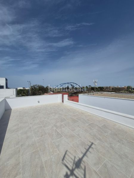 Foto 0a0c2ba3-1aff-47b6-8233-9c35544e2a1f. Casa a Núcleo urbano Chiclana de la Frontera