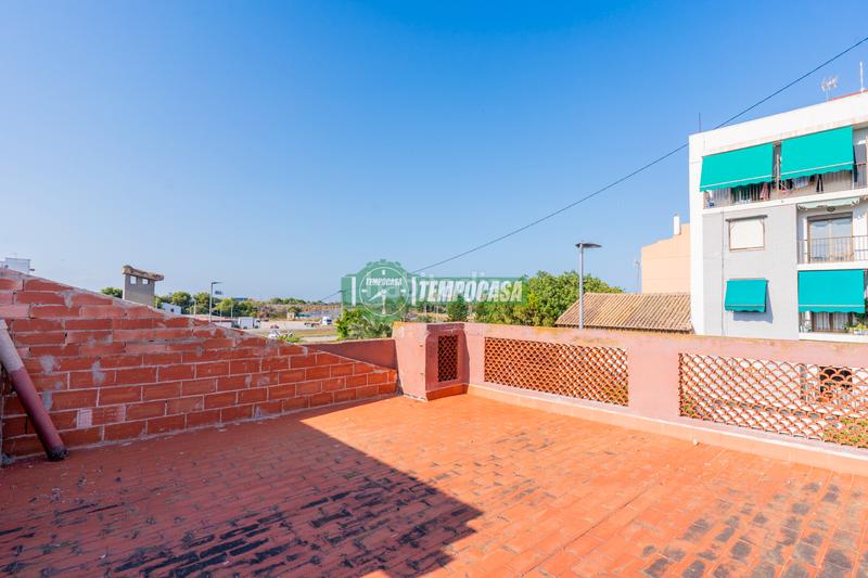 Foto bda7c6c2-4d78-437d-bb8a-33f9cc4b82f6. Maison dans Pinedo Valencia