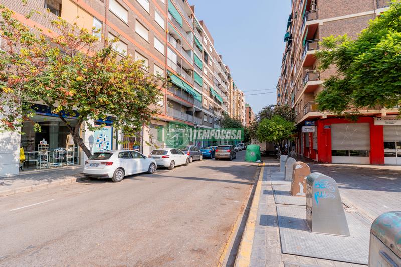 Foto 0f90b29e-8d24-40e3-a93c-73a5c4dbde92. Piso en Albors Valencia