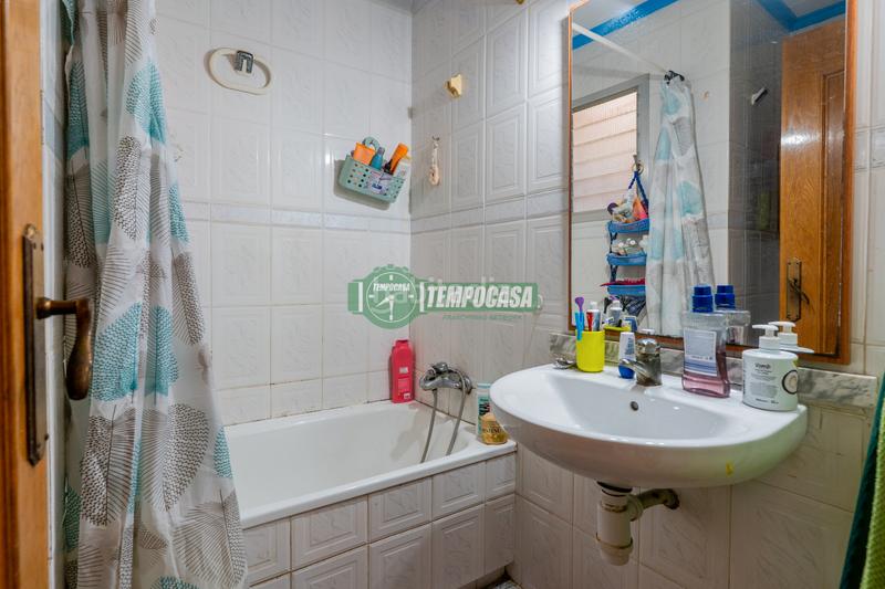 Foto d56dc378-1e74-4d42-9e49-7b3a46b1d29c. Piso en Albors Valencia