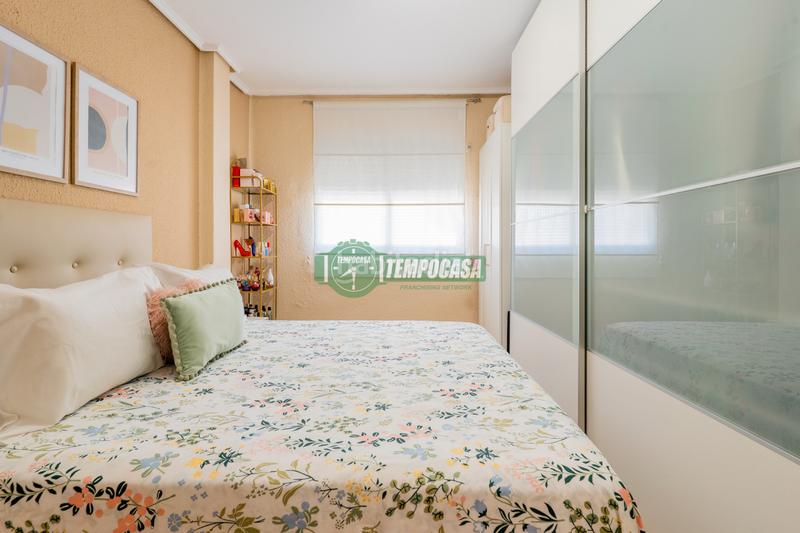 Foto 0c33eebd-ef32-4657-b774-e105df338642. Appartamento in carrer de pere de valència 24 in L´Illa Perduda Valencia