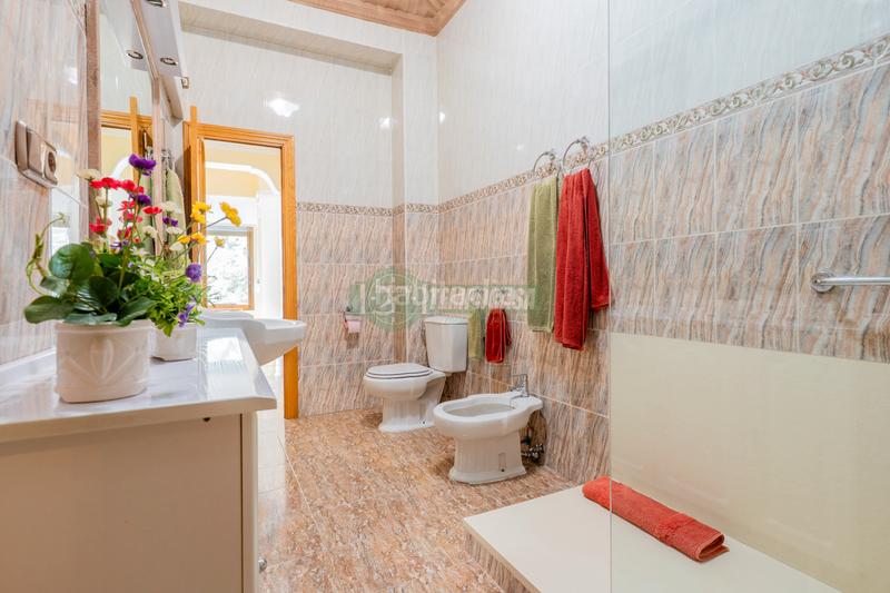 Foto bad3488c-a068-427e-9314-096eec8a5983. Etagenwohnung mit parking in Arrancapins Valencia