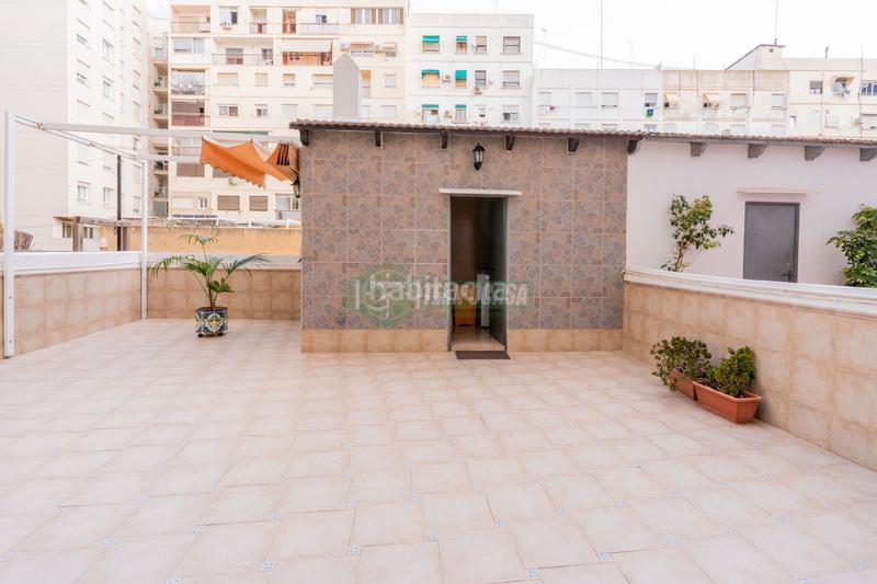 Foto cf99901f-e73c-4ccb-bef4-412e963045a7. Flat with parking in Arrancapins Valencia